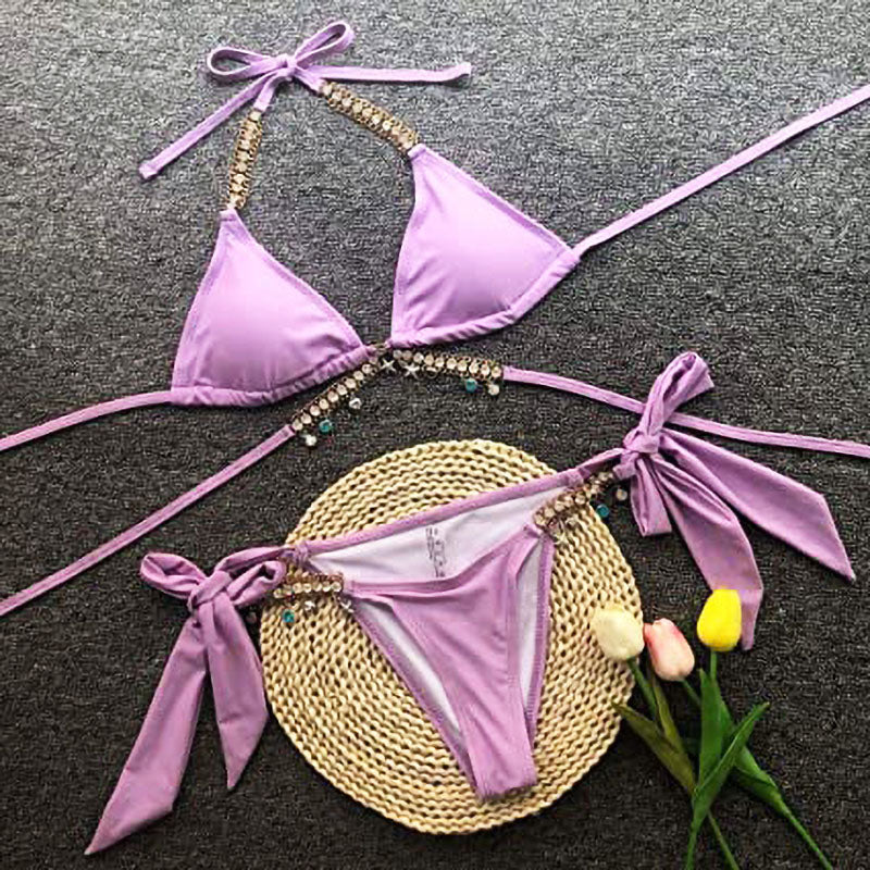 Lila Bikini-Set mit Perlen, Triangel-Oberteil, Schleifen, Damen-Bademode, Strandmode.