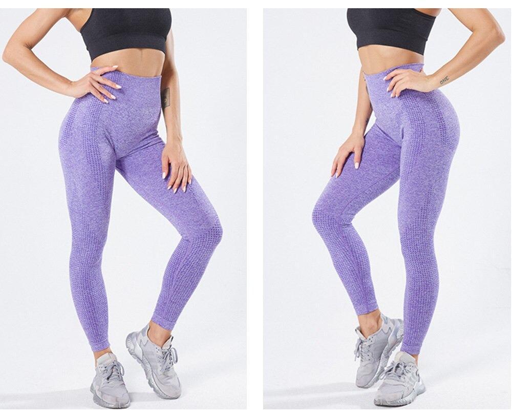 Frau in lila nahtlosen Leggings, hoch tailliert, Sportbekleidung, Fitnessmode.