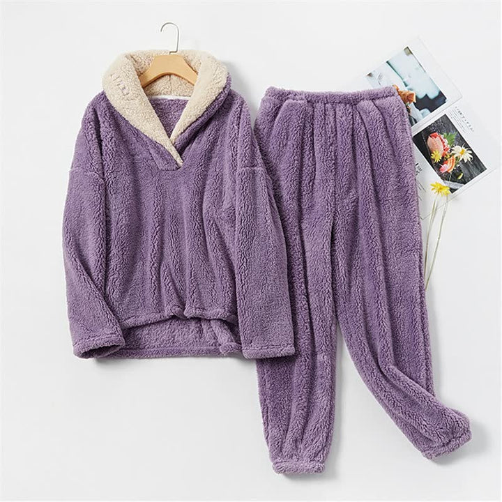 Lila Damen-Fleece-Pyjama-Set mit Kapuze, flauschig, warm, gemütlich, Winterbekleidung.
