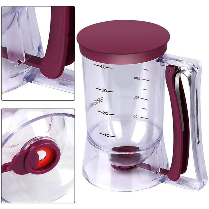 Transparenter Teigspender mit rotem Griff, Messskala, ideal für präzises Backen.