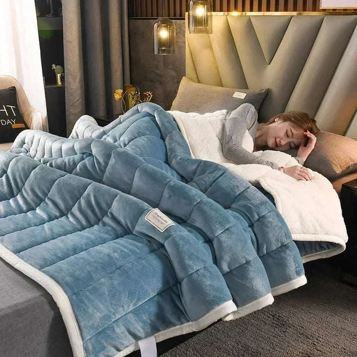Teplá flanelová korálová fleece deka na podzim a zimu – CosyBlanket