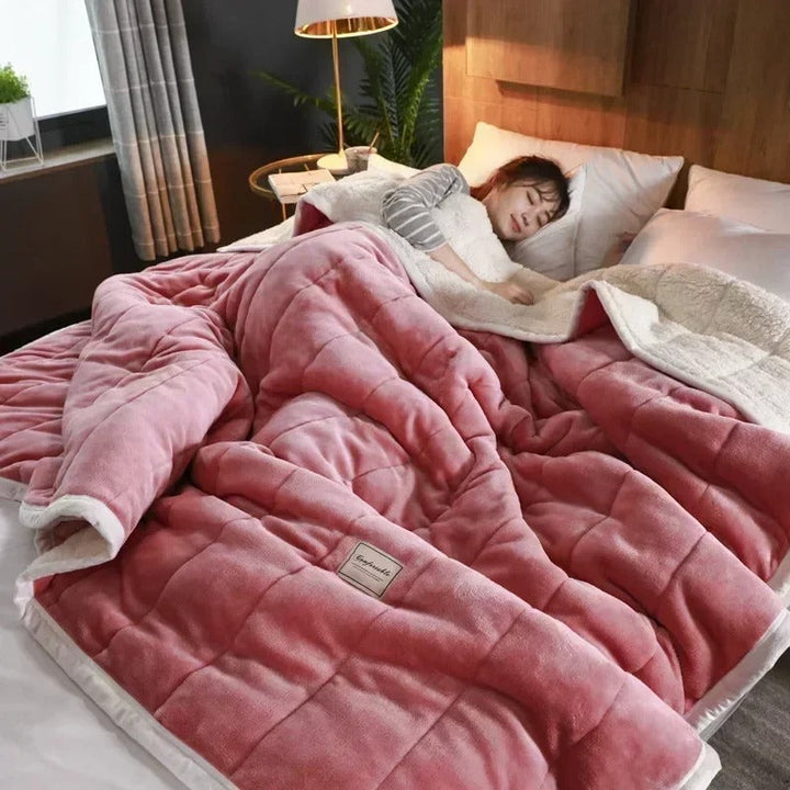 Teplá flanelová korálová fleece deka na podzim a zimu – CosyBlanket
