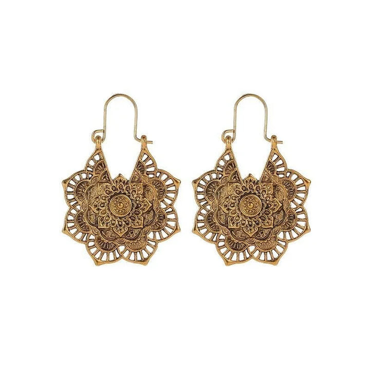 Goldene Mandala-Ohrringe, filigranes Design, orientalischer Stil, Schmuck für Damen.