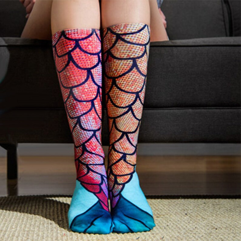 Bunte Meerjungfrau-Socken, Schuppenmuster, knielang, Damenmode, bequem, Baumwolle.