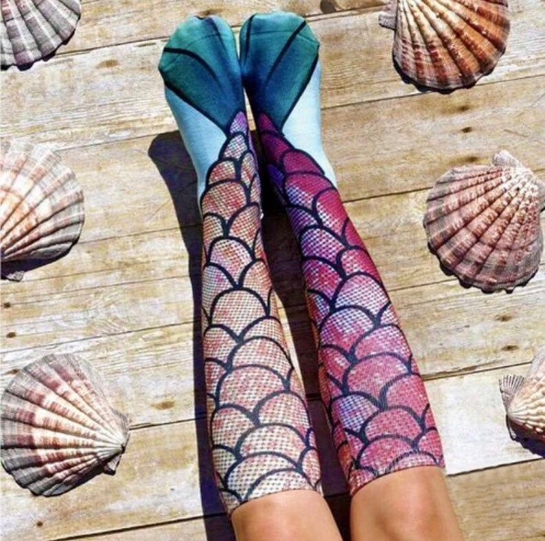 Meerjungfrau Socken, bunt, Schuppenmuster, Damenmode, Strand, Muscheln, Geschenkidee.