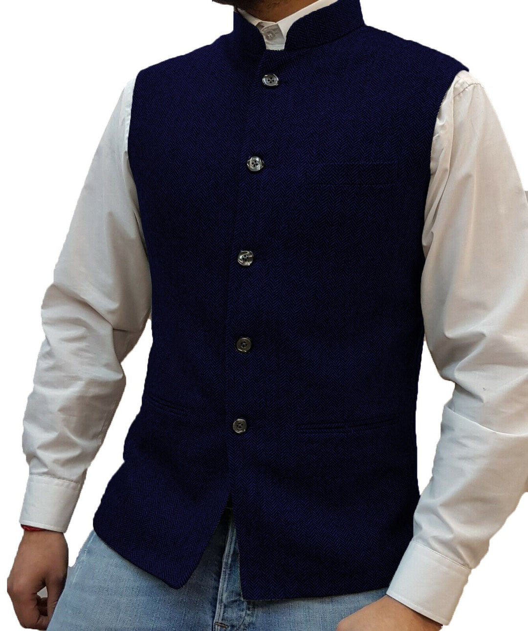 Dunkelblaue Herrenweste, Stehkragen, Knöpfe, elegantes Design, Herrenmode, Freizeitkleidung.