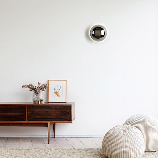 Nástěnné svítidlo s retro-architektonickým vzhledem – NovaLux