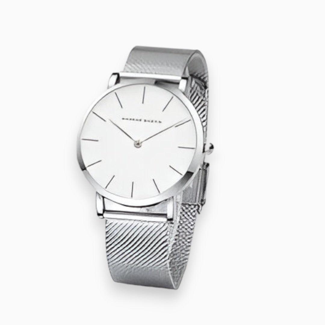Silberne Armbanduhr mit weißem Zifferblatt, minimalistisches Design, Edelstahlarmband.