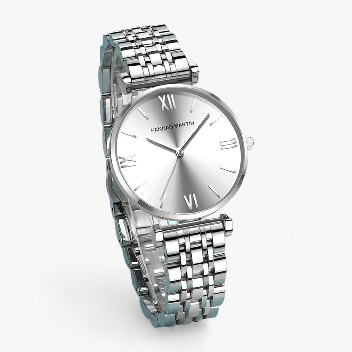 Silberne Herrenarmbanduhr mit römischen Ziffern, Edelstahlarmband, elegantes Design.