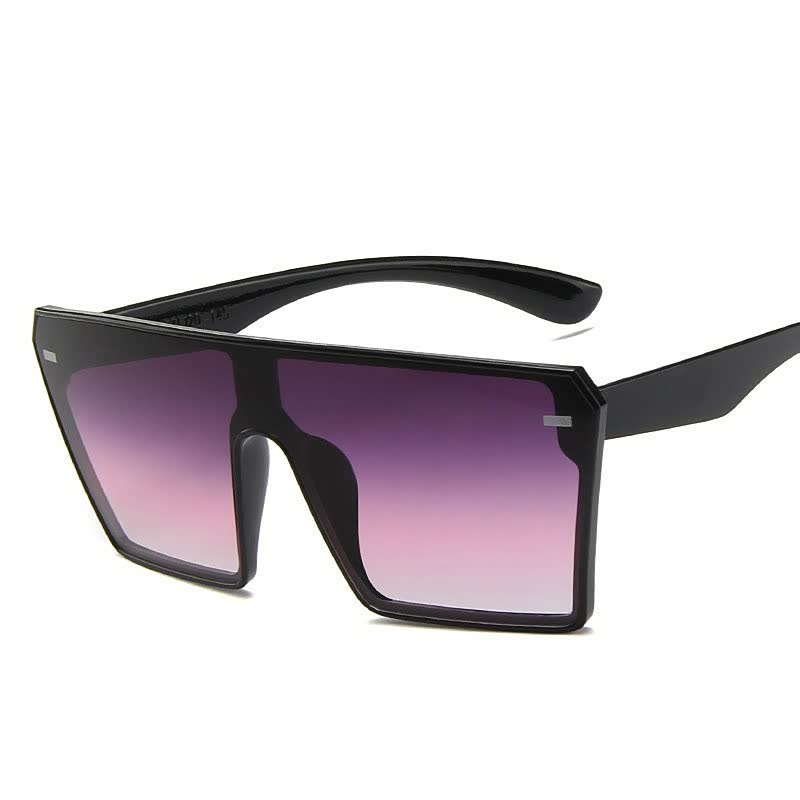 Schwarze Sonnenbrille mit eckigem Rahmen und lila Verlaufsgläsern, modisches Accessoire.