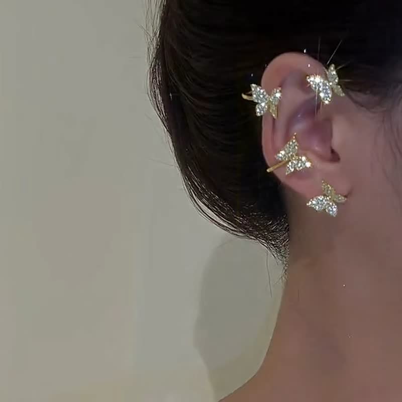 Ohrringe Schmetterling Gold mit Strass, eleganter Ohrschmuck, modisches Accessoire für Damen