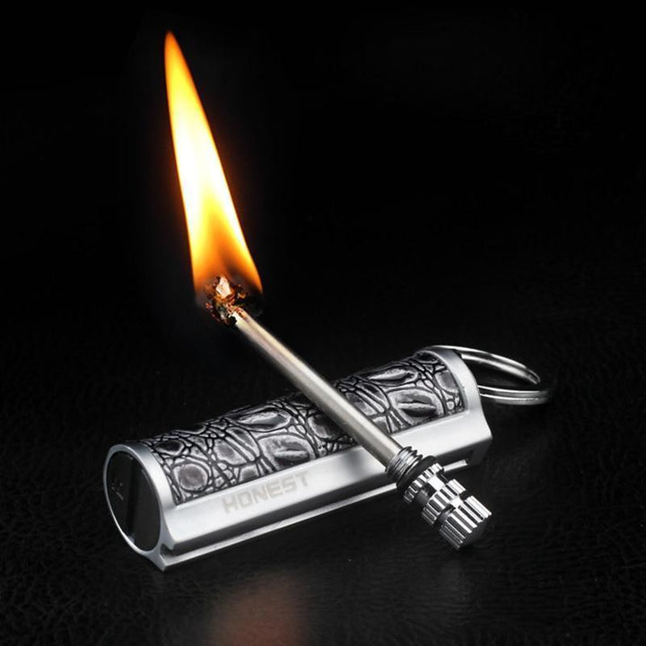 Metallstreichholz mit Flamme, silber, wiederverwendbar, Schlüsselanhänger, Outdoor-Feuerzeug.