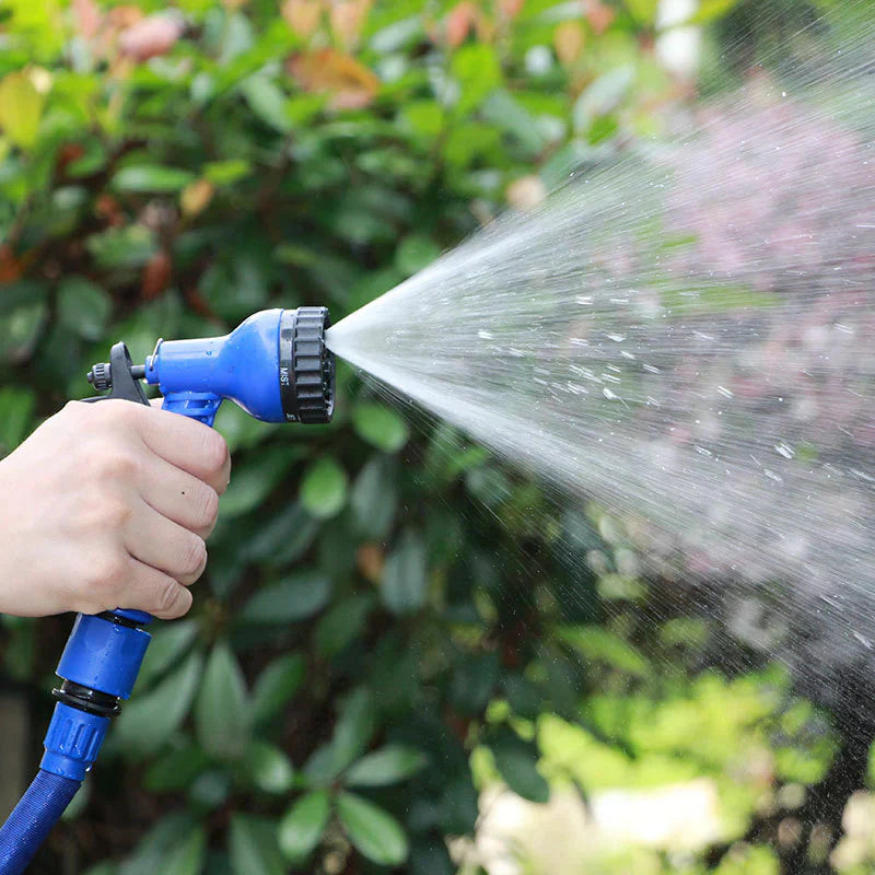 Navíjecí zahradní hadice s postřikovačem – FlexaFlow