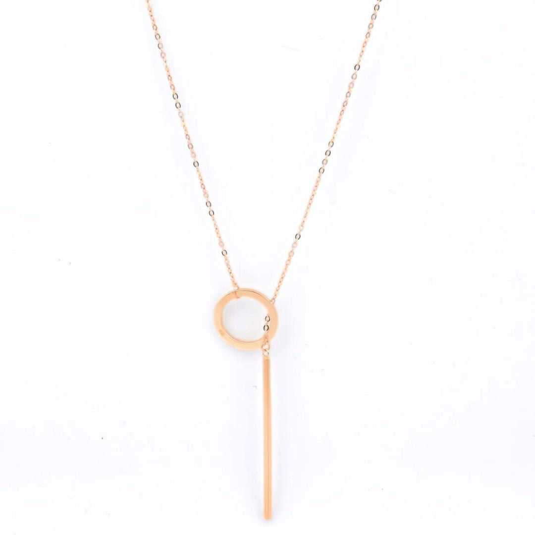 Roségoldene Halskette mit Kreis- und Stabanhänger, eleganter Schmuck für Damen.