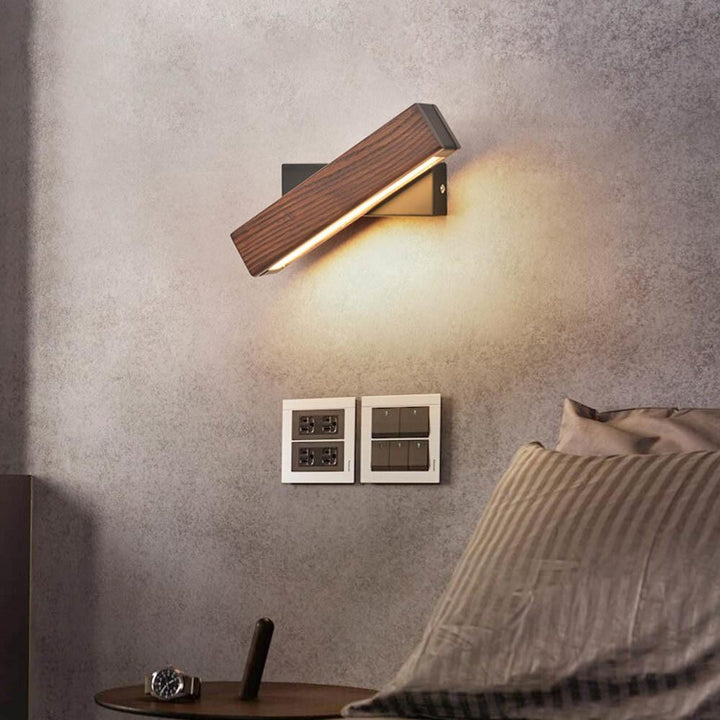 Drehbare LED-Wandleuchte aus Holz, modern, energiesparend, Wohnzimmerbeleuchtung.