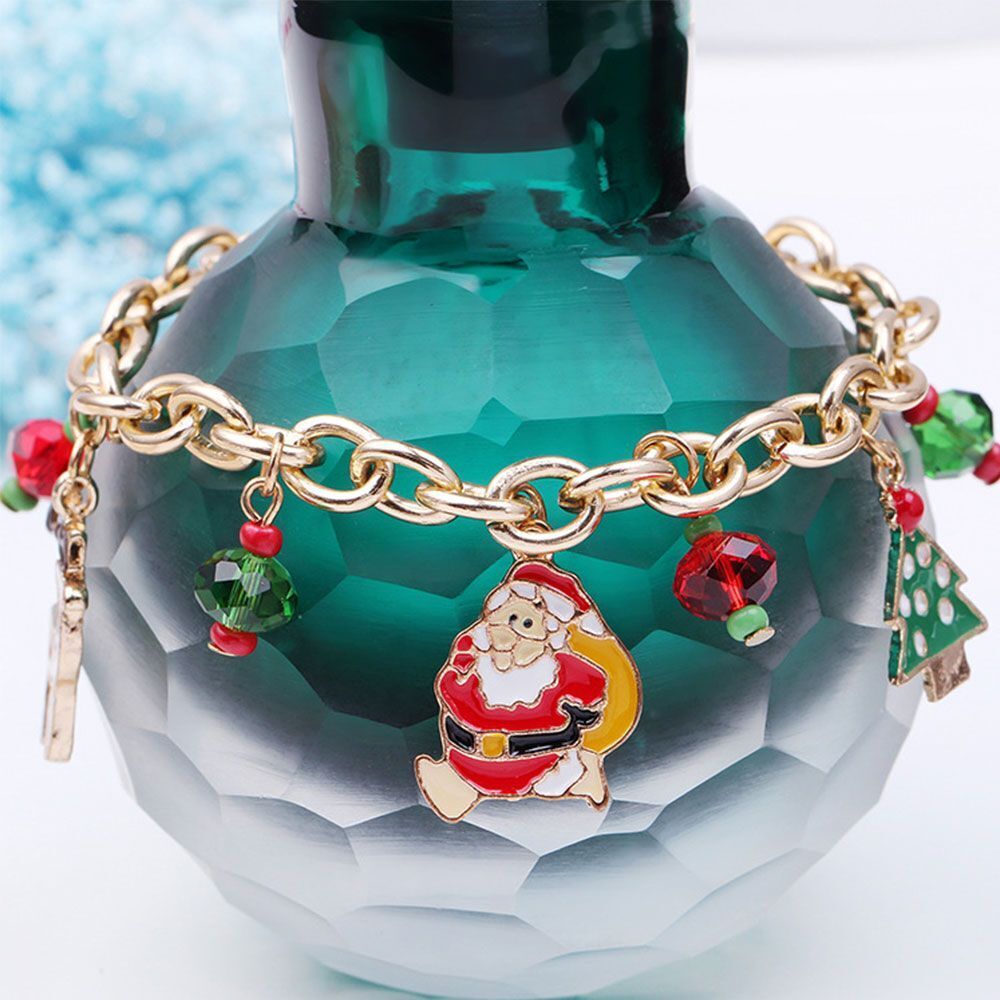Weihnachtsarmband mit Santa-Anhänger, goldene Kette, bunte Perlen, festlicher Schmuck.
