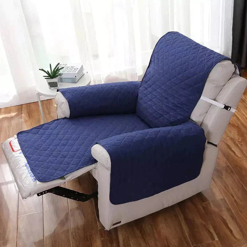 Blaue gesteppte Sesselhusse, universell, weich, Wohnzimmer, Schutzbezug, modern, stilvoll.