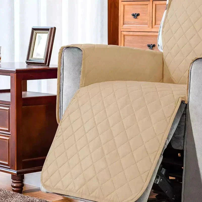 Beige gesteppter Sesselbezug, universell, weich, für Wohnzimmermöbel, Schutzbezug.