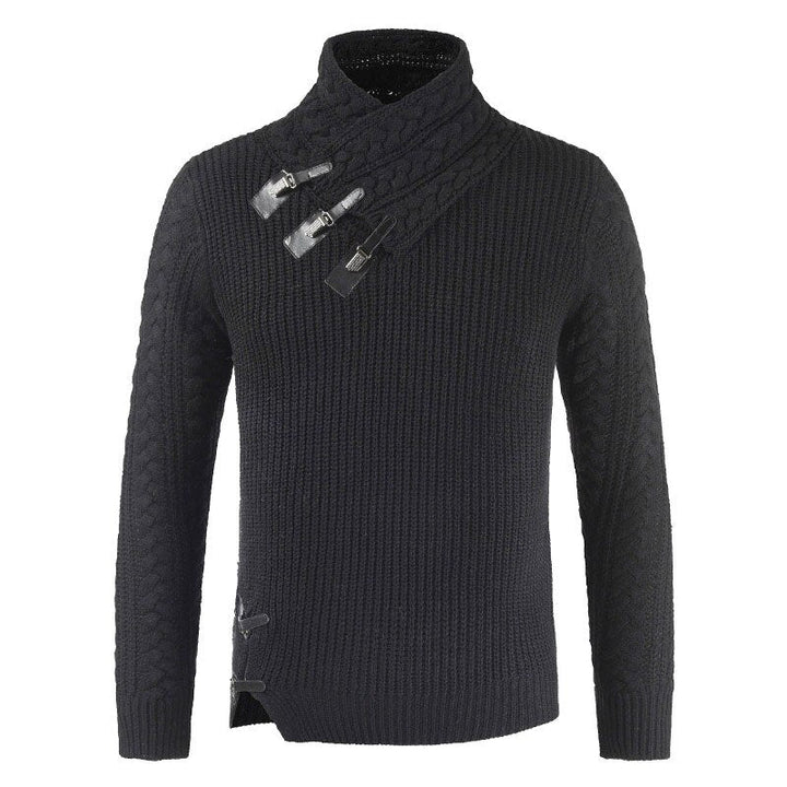 Schwarzer Strickpullover mit hohem Kragen und Schnallen, Herrenmode, Winterkleidung.