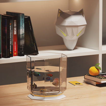 Grauer Wolf-Luftbefeuchter, geometrisches Design, modernes Interieur, Regal, Dekoration.