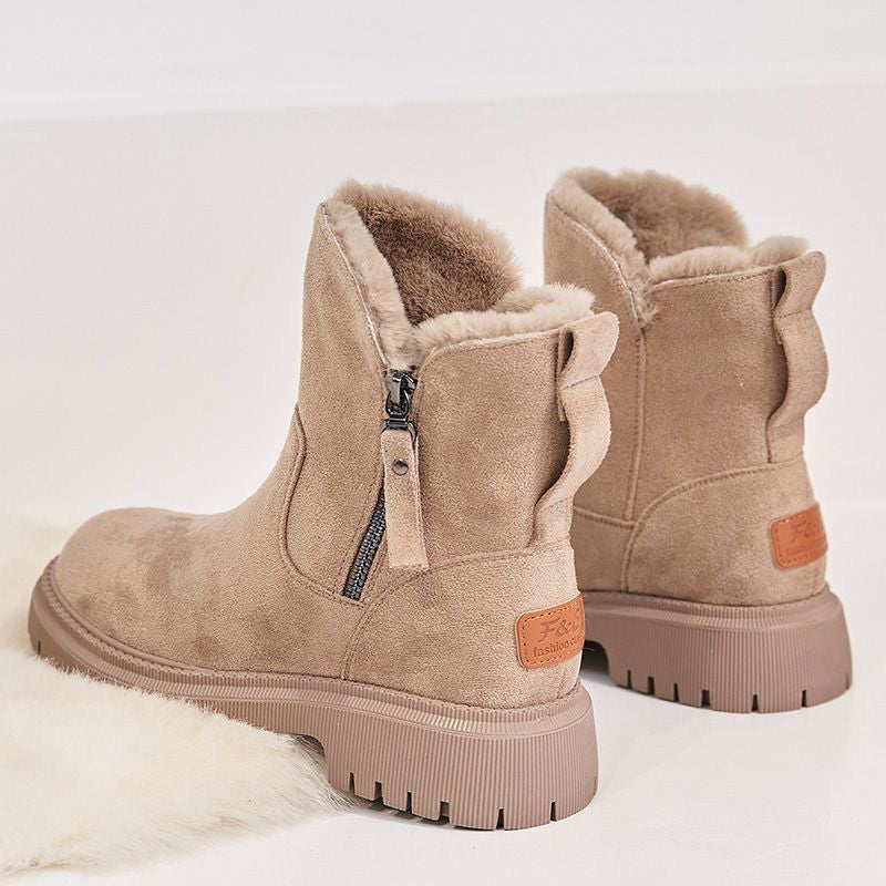 Beige Damen-Winterstiefel mit Reißverschluss, warm gefüttert, rutschfeste Sohle, Wildlederoptik.