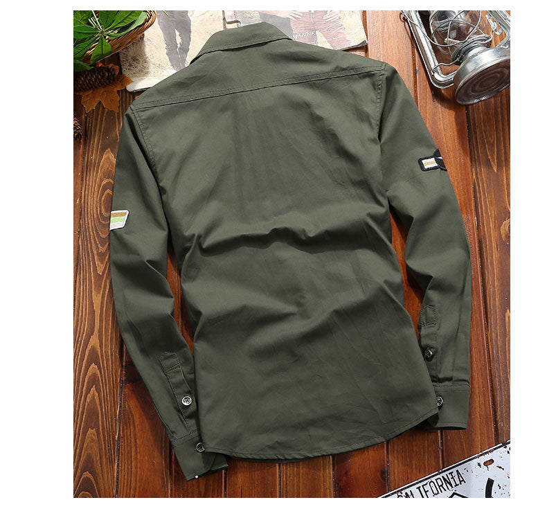 Khaki Herrenhemd, Baumwolle, langärmelig, militärischer Stil, Retro, Slim Fit, mit Tasche.